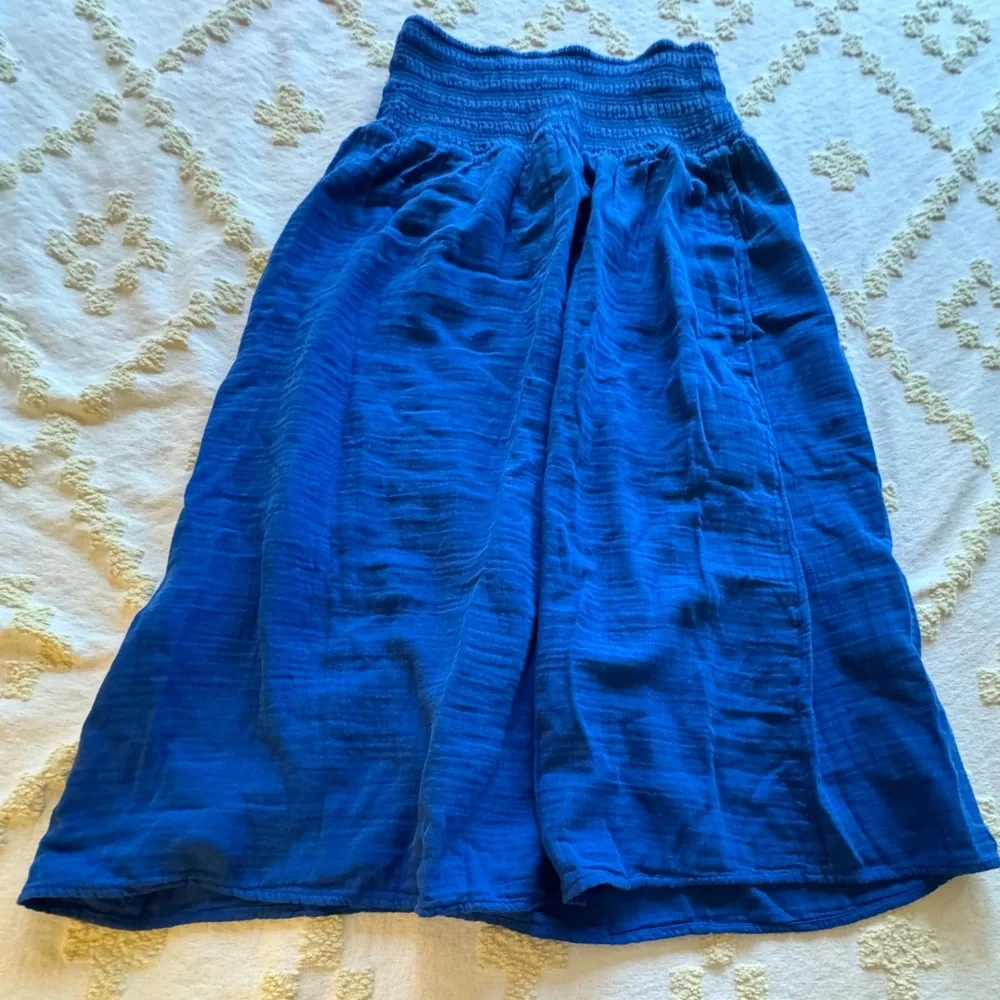 NWT Blue crinkle long skirt. Medium. Old Navy. - Picture 7 of 8